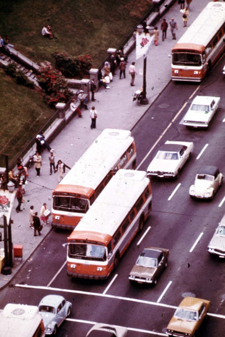 TriMet buses in downtown Portland traffic