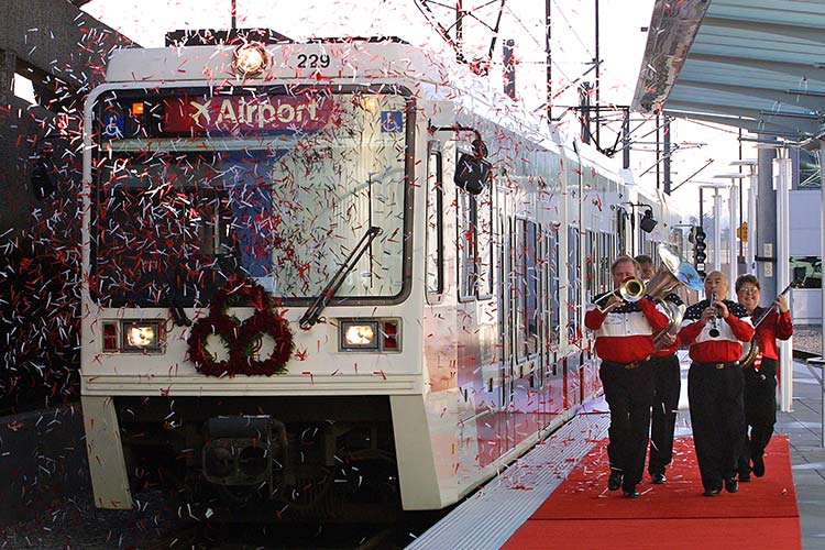 Airport MAX Red Lilne grand opening